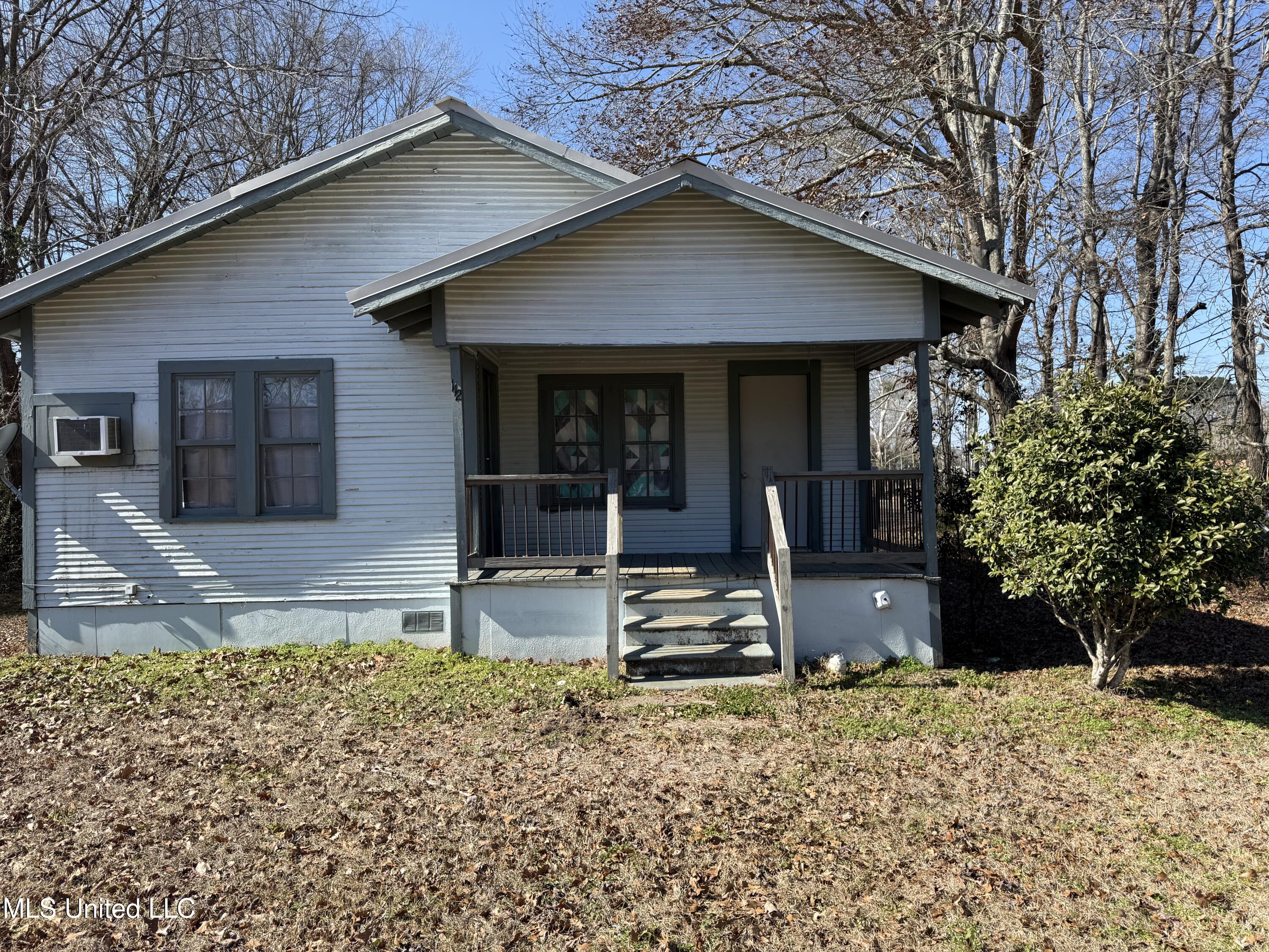 112 Moore Avenue Pelahatchie, MS 39145 - Photo 1 of 11 IMG_3976