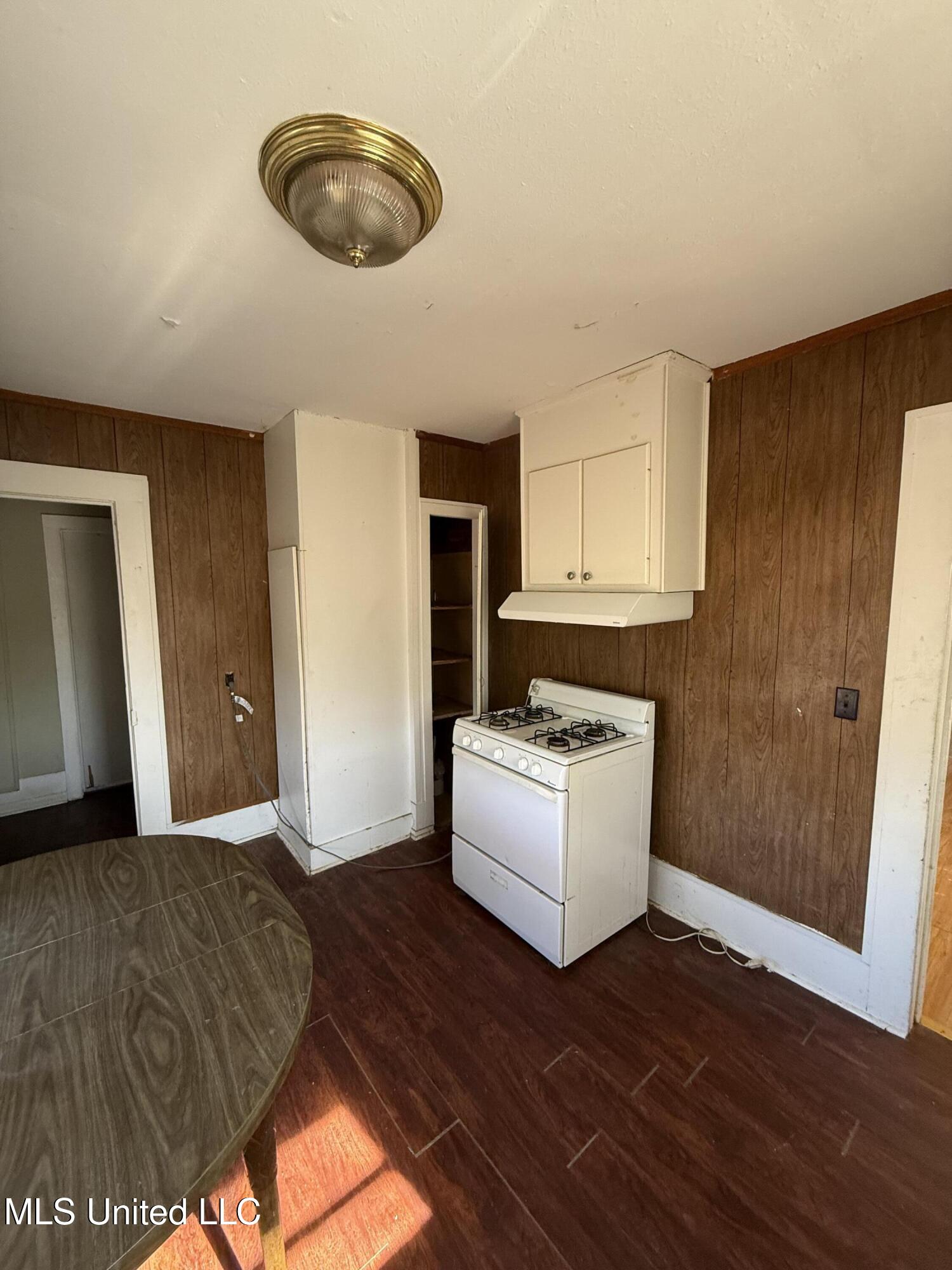 112 Moore Avenue Pelahatchie, MS 39145 - Photo 9 of 11 IMG_3971