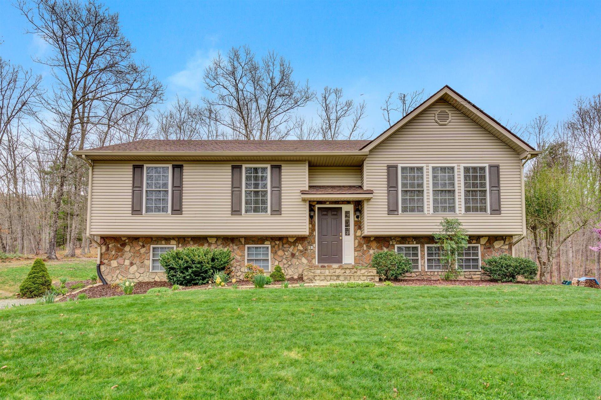 2428 Peaceful Valley Road New Castle, VA 24127 - Photo 1 of 44 01-041420210034