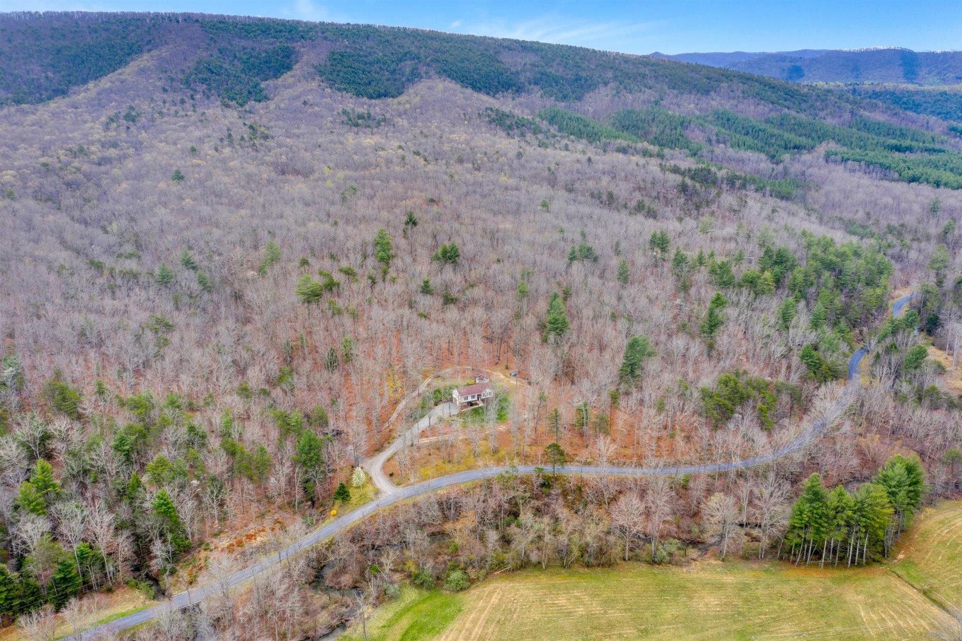 2428 Peaceful Valley Road New Castle, VA 24127 - Photo 3 of 44 41-041420210041