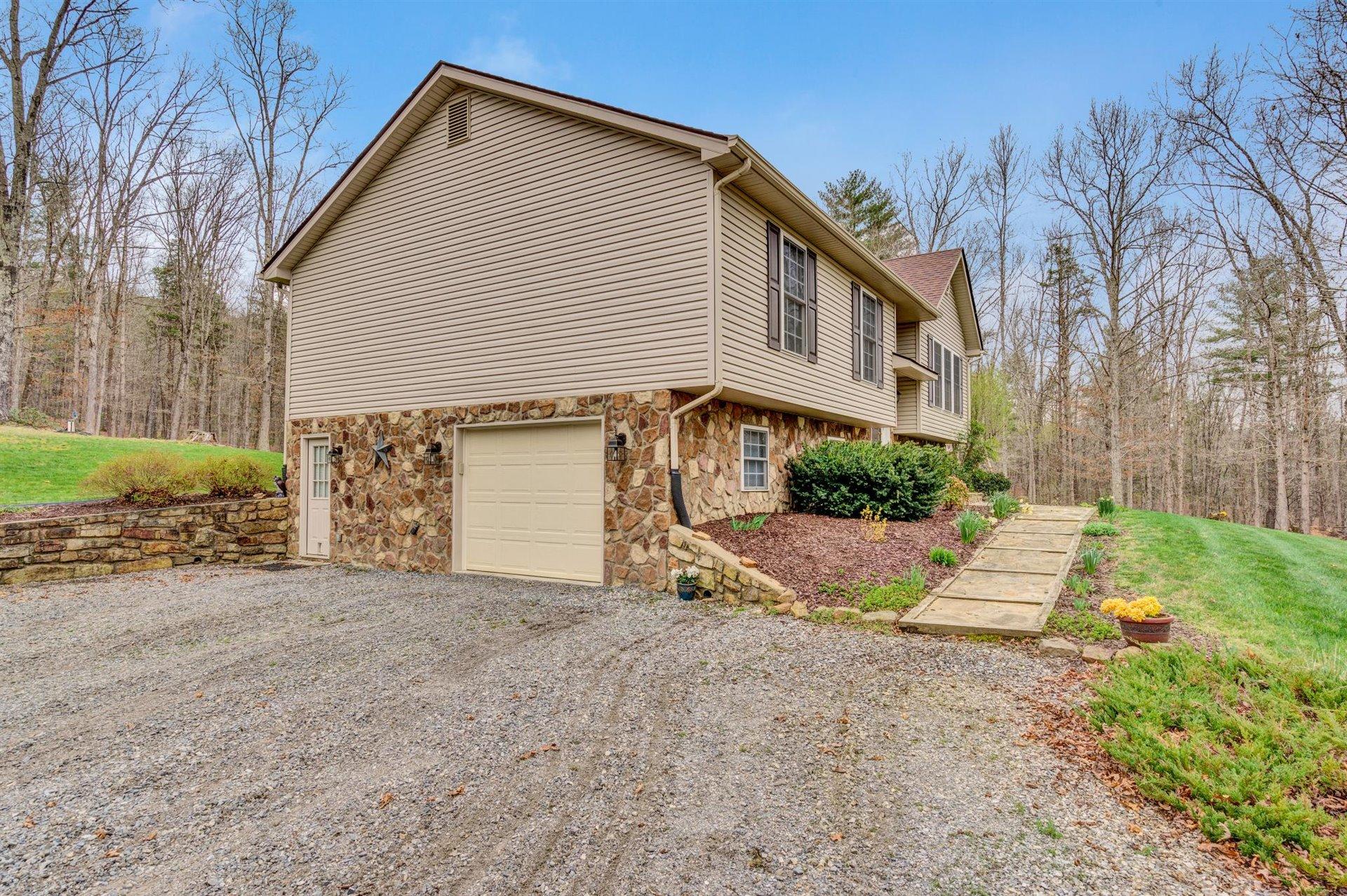 2428 Peaceful Valley Road New Castle, VA 24127 - Photo 38 of 44 35-041420210033