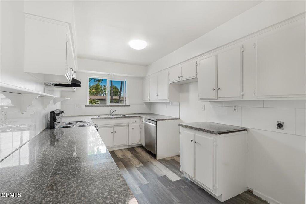 620 West Gonzales Road, Unit A Oxnard, CA 93036 - Photo 7 of 23 06-DSC01651