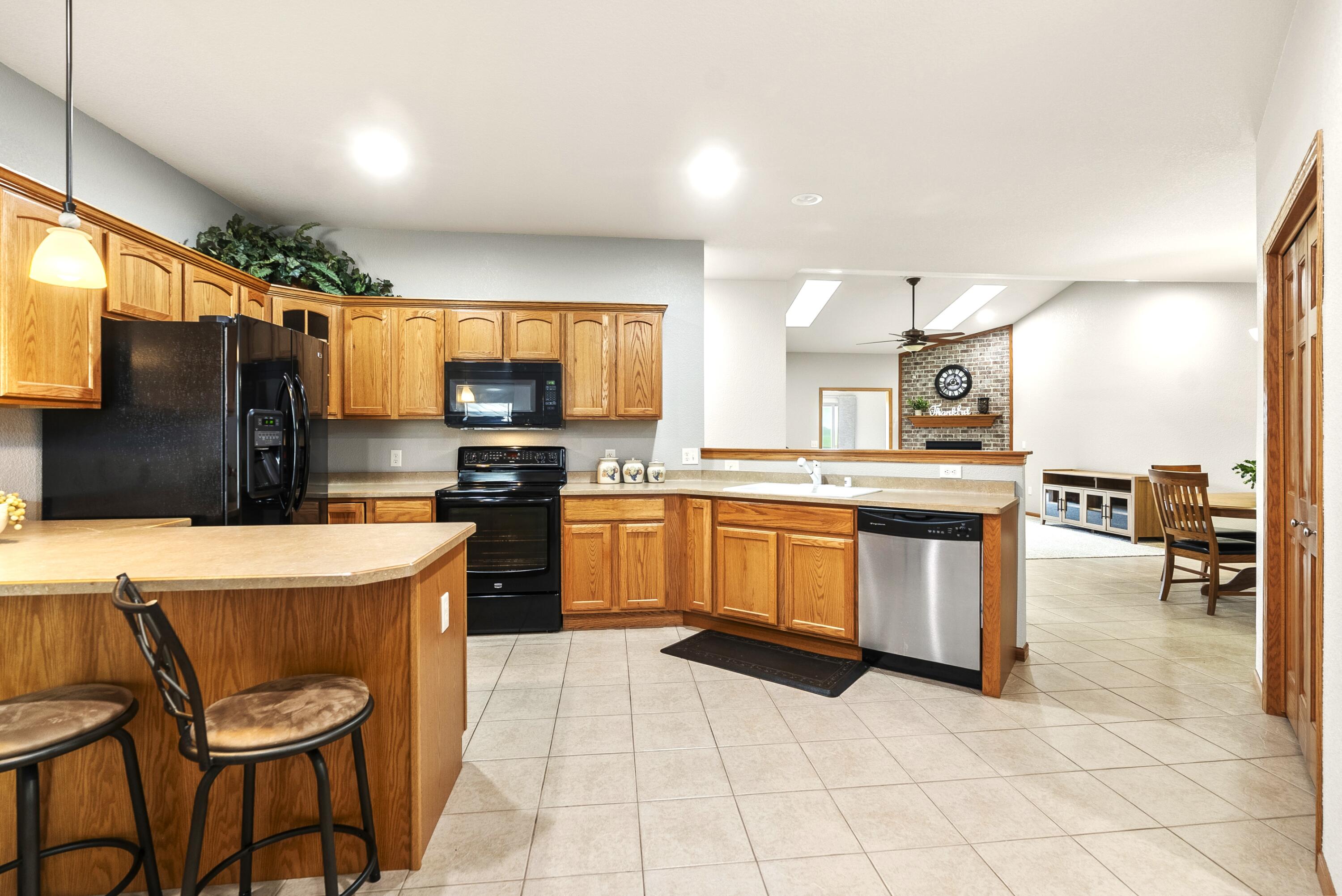 113 Community Drive Fall River, WI 53932 - Photo 4 of 40 Kitchen