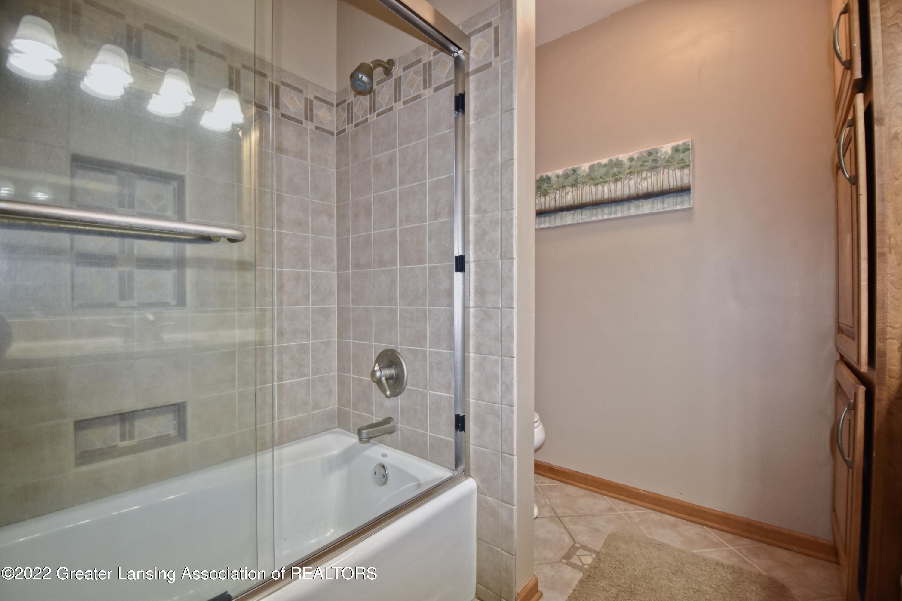 299 Ives Road Mason, MI 48854 - Photo 24 of 38 Bathroom