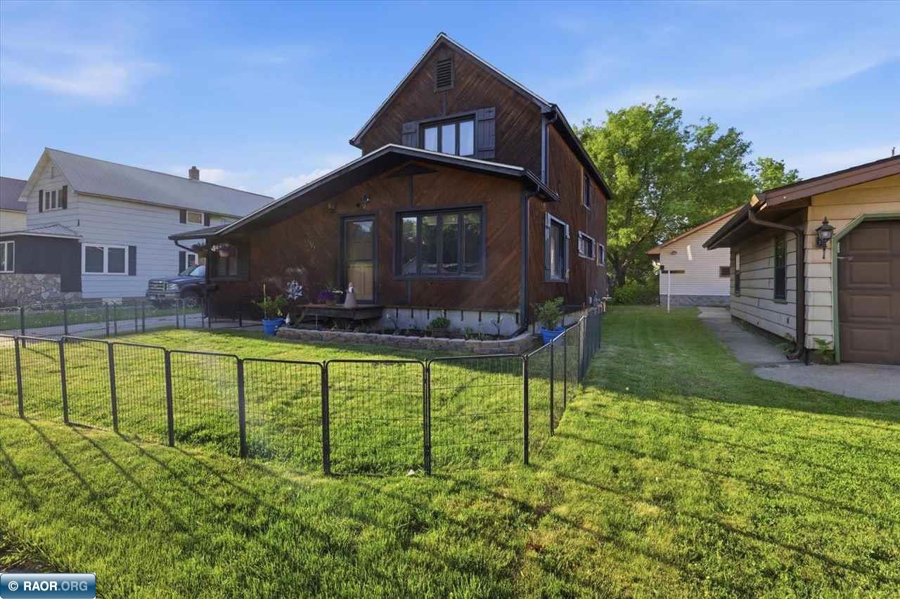 1503 9th Street South Virginia, MN 55792 - Photo 2 of 36