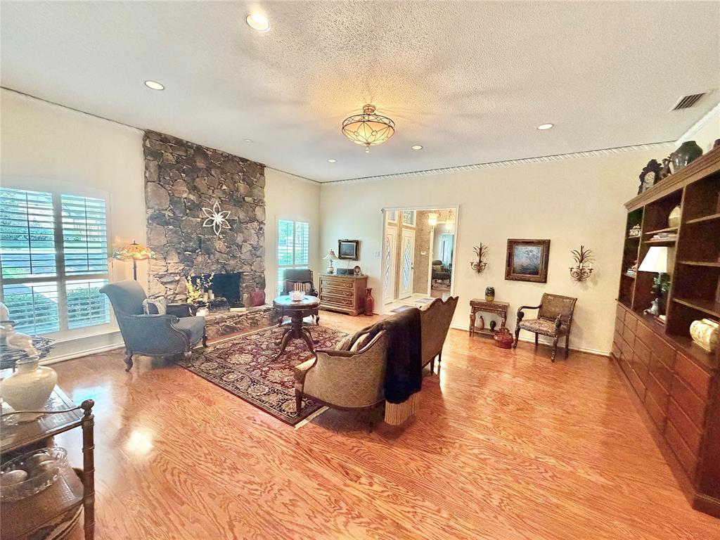 16022 Chalfont Circle Dallas, TX 75248 - Photo 7 of 23
