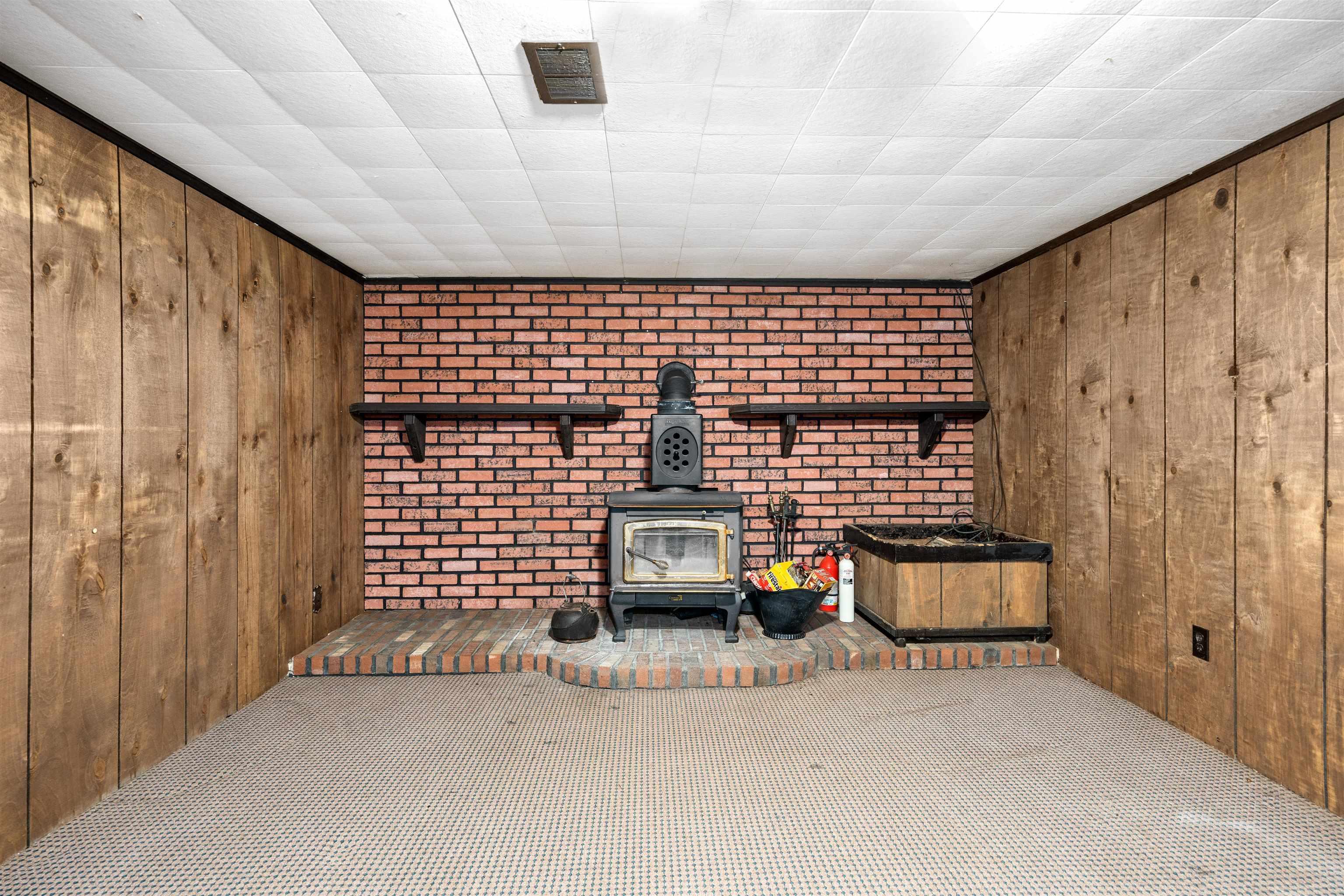 7710 North Barrington Drive Decatur, IN 46733 - Photo 19 of 23 Gallery Image 19