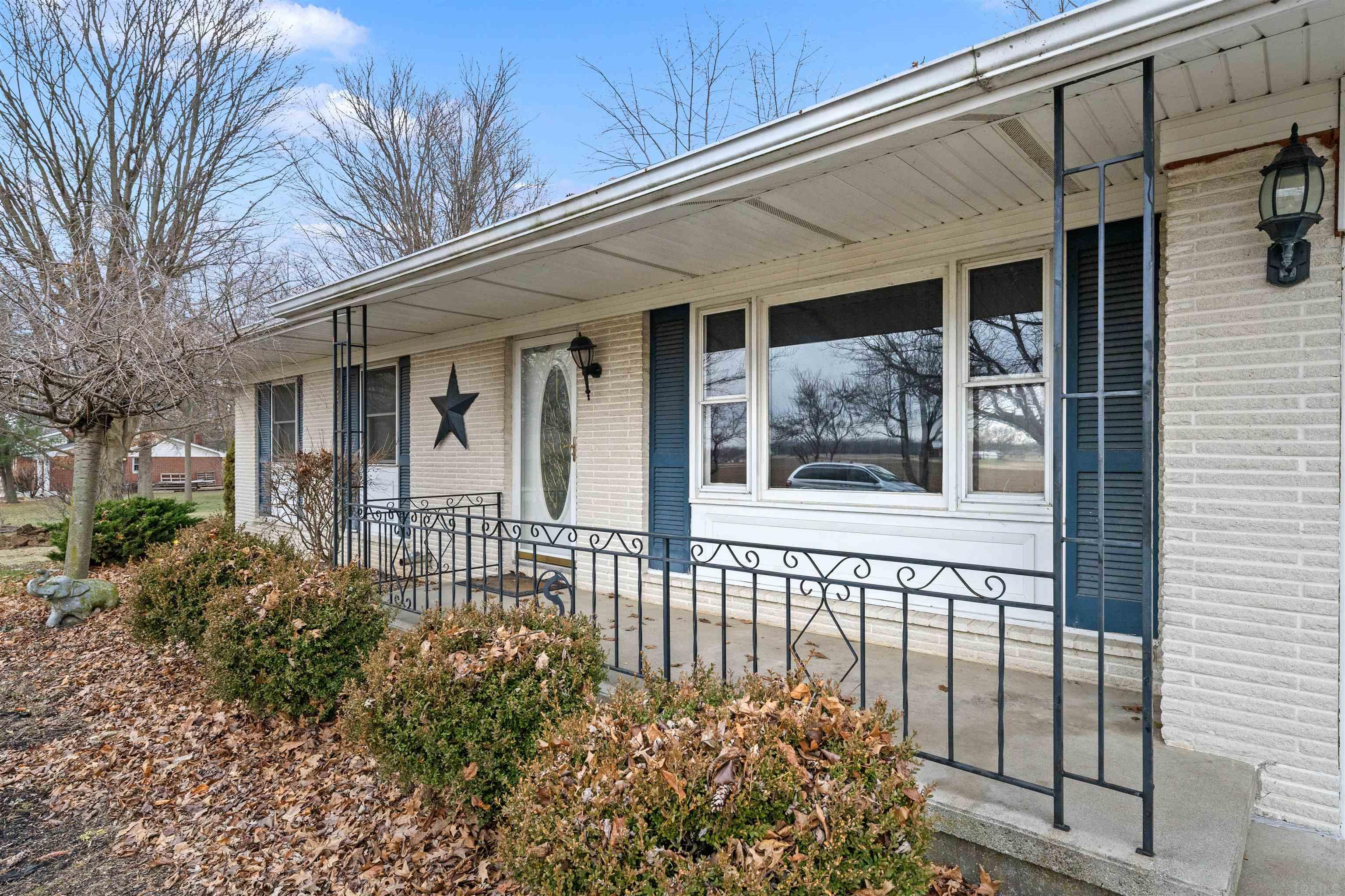 7710 North Barrington Drive Decatur, IN 46733 - Photo 2 of 23 Gallery Image 2