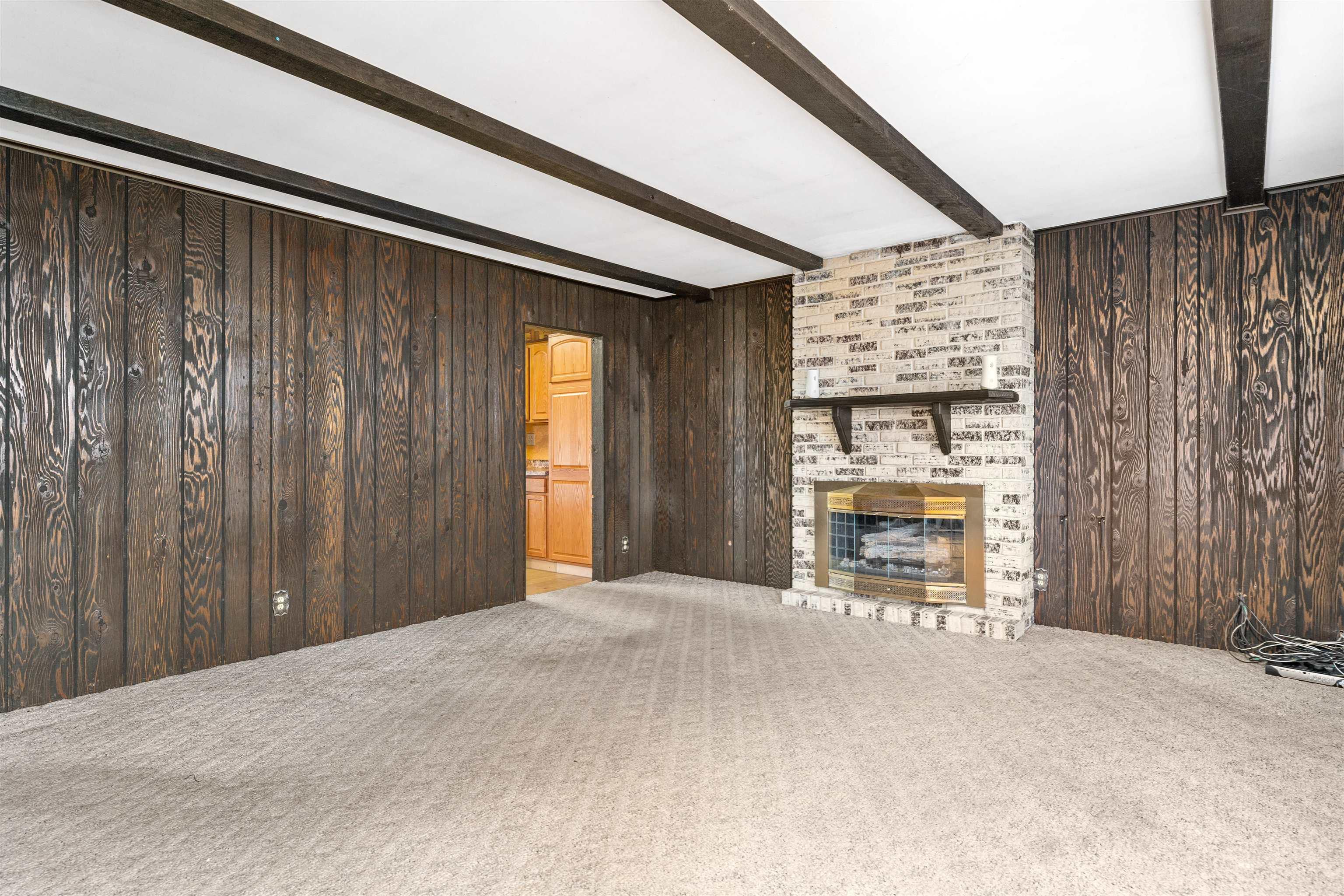 7710 North Barrington Drive Decatur, IN 46733 - Photo 4 of 23 Gallery Image 4