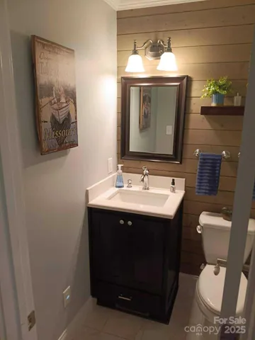 a view of a workspace with furniture