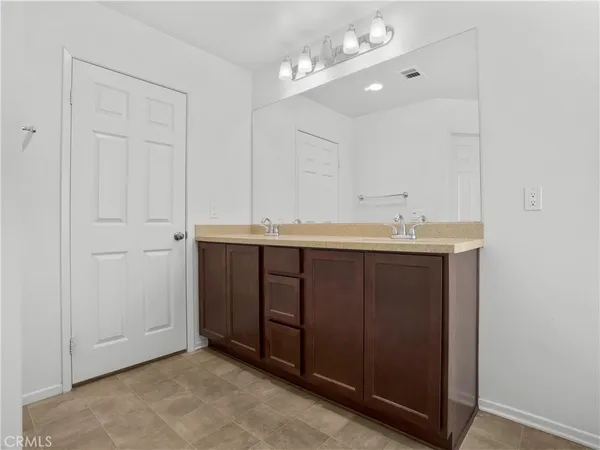 a bathroom with a toilet