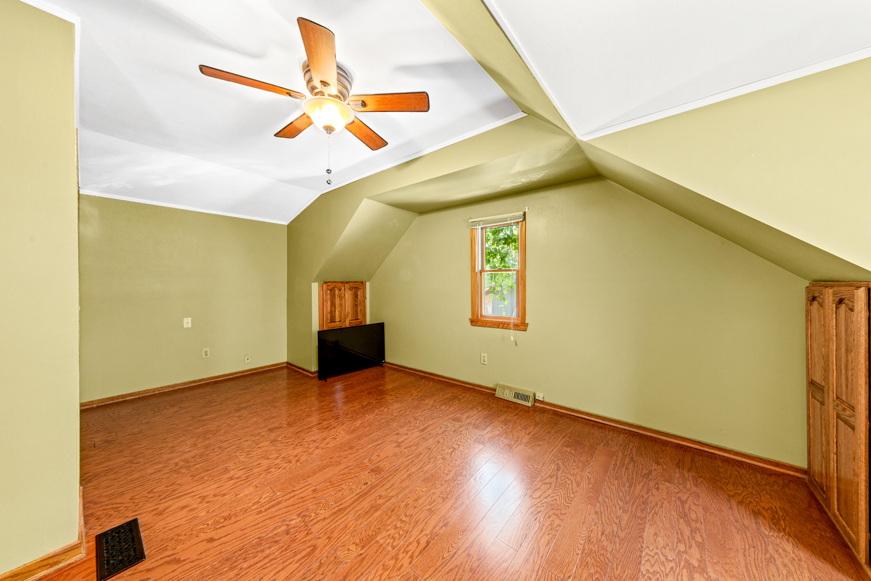1538 3rd Street Delafield, WI 53018 - Photo 15 of 50 1538 3rd St-19