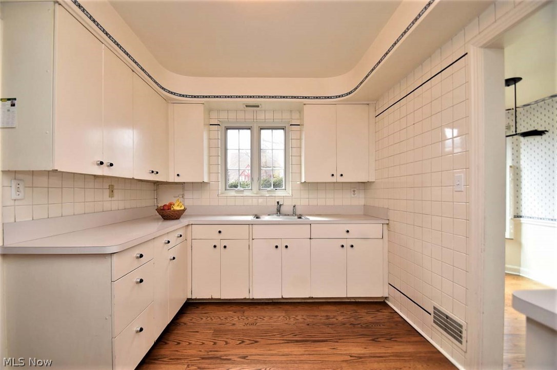 3369 Elsmere Road Cleveland, OH 44120 - Photo 9 of 35 Gallery Image 9