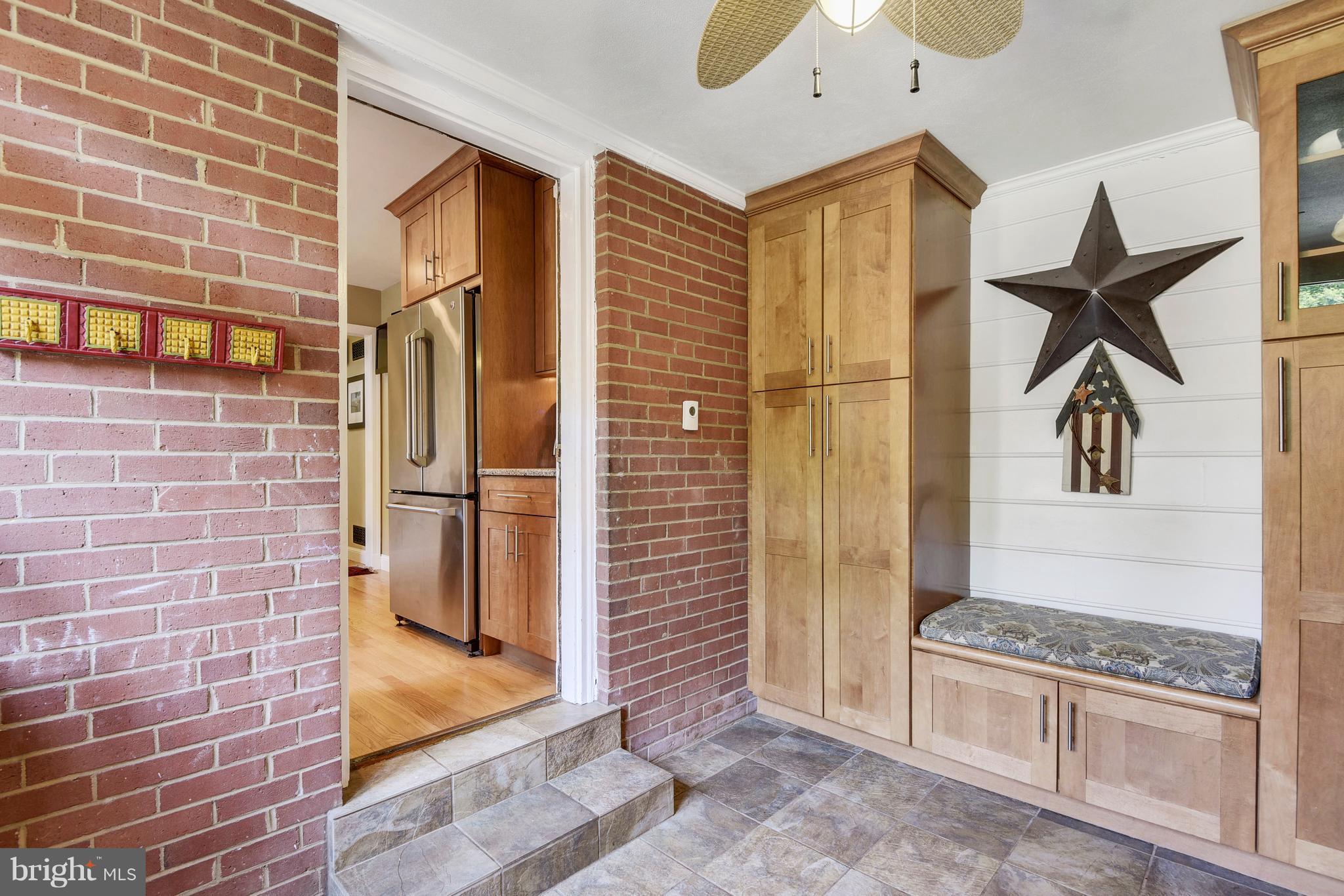 5500 Jordan Road Bethesda, MD 20816 - Photo 25 of 30 Mudroom