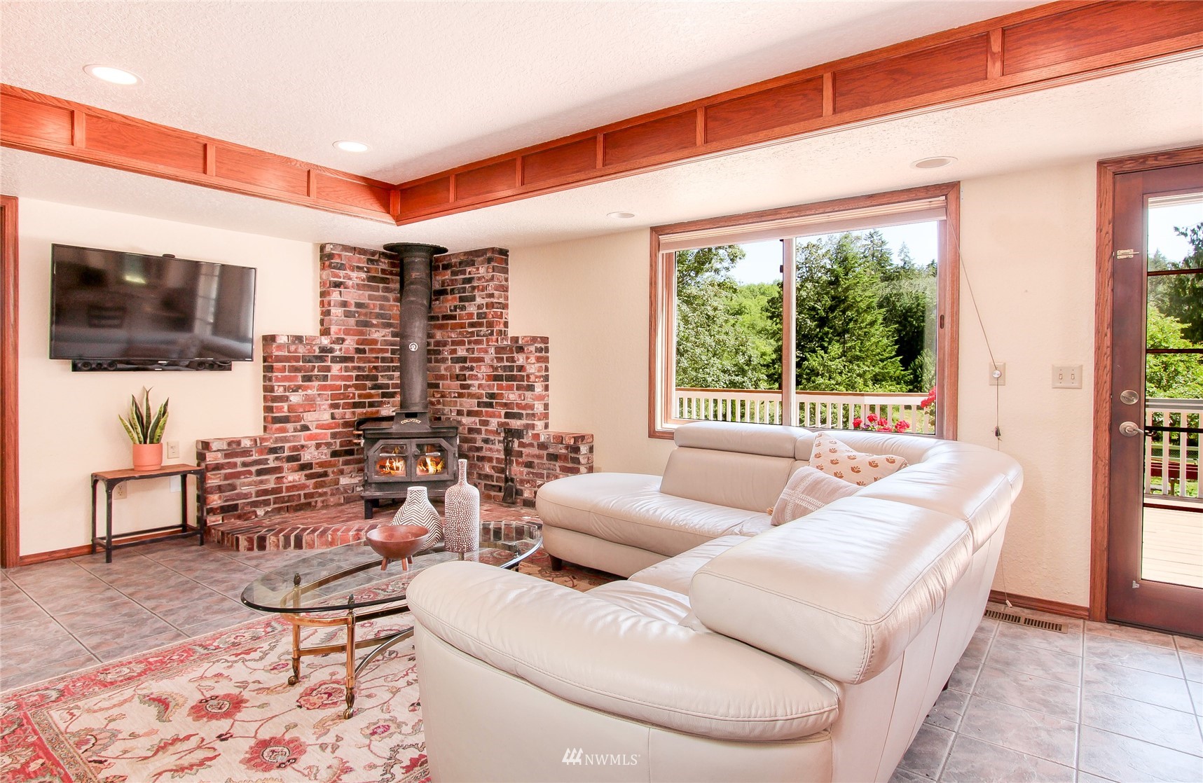2001 Woods Road Southeast Port Orchard, WA 98366 - Photo 12 of 40 Gallery Image 12