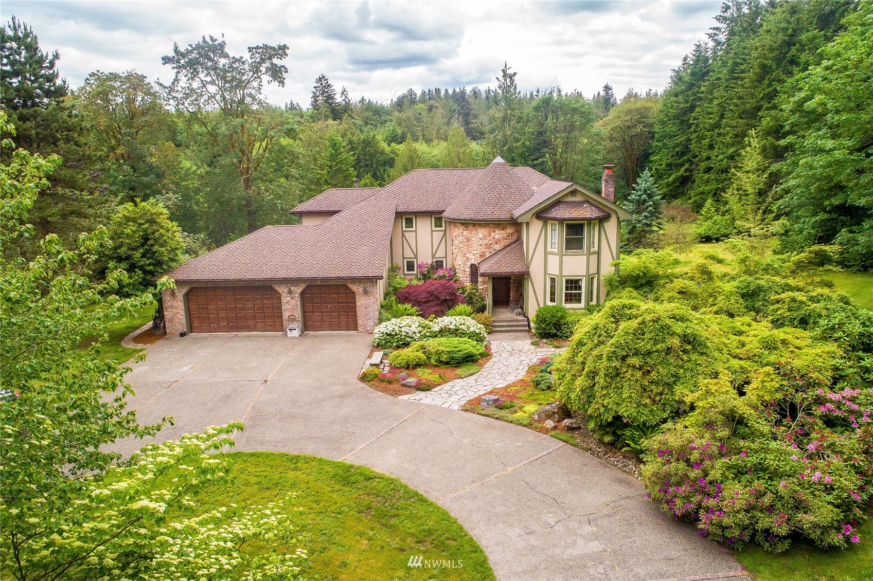 2001 Woods Road Southeast Port Orchard, WA 98366 - Photo 3 of 40 Gallery Image 3