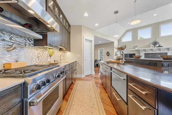 $1,100,000 | 2508 Rose Creek Parkway South, Fargo, ND 58104