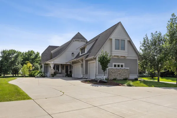 $1,100,000 | 2508 Rose Creek Parkway South, Fargo, ND 58104