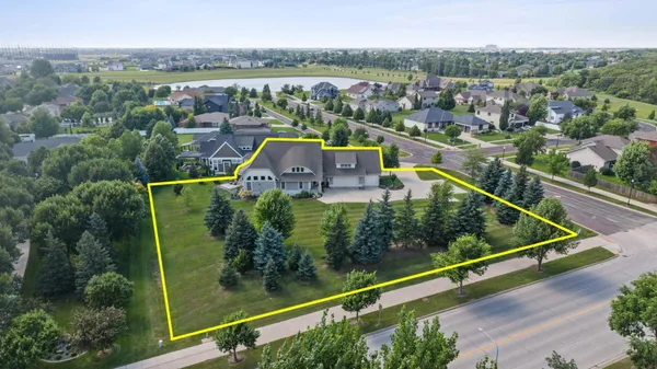 $1,100,000 | 2508 Rose Creek Parkway South, Fargo, ND 58104