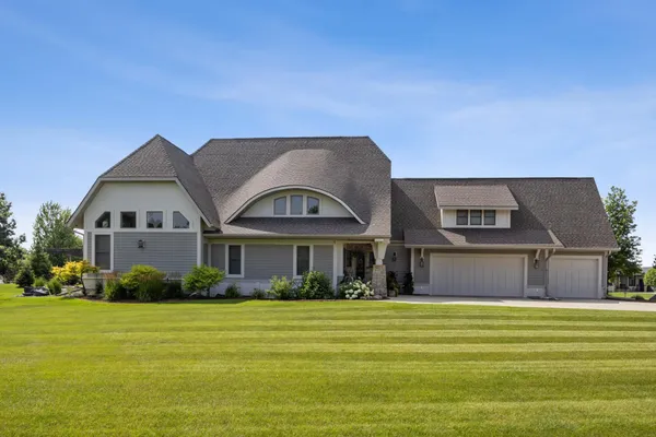 $1,100,000 | 2508 Rose Creek Parkway South, Fargo, ND 58104