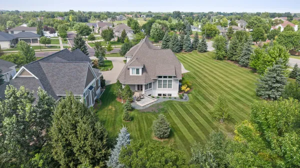 $1,100,000 | 2508 Rose Creek Parkway South, Fargo, ND 58104