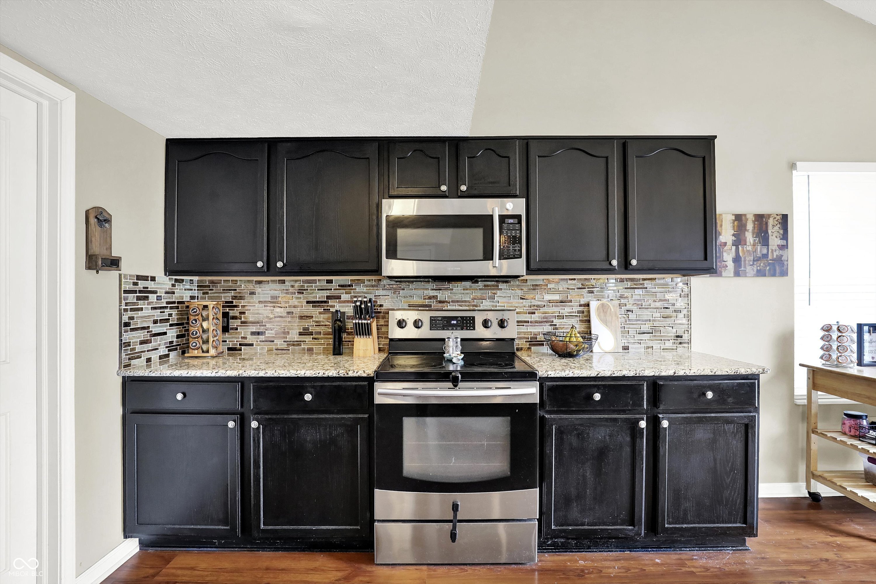 9682 Indigo Lane Fishers, IN 46038 - Photo 13 of 32