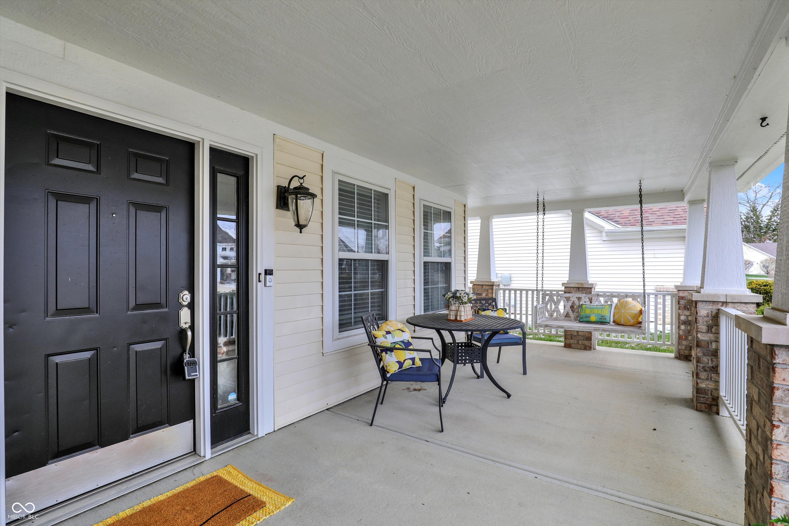 9682 Indigo Lane Fishers, IN 46038 - Photo 2 of 32