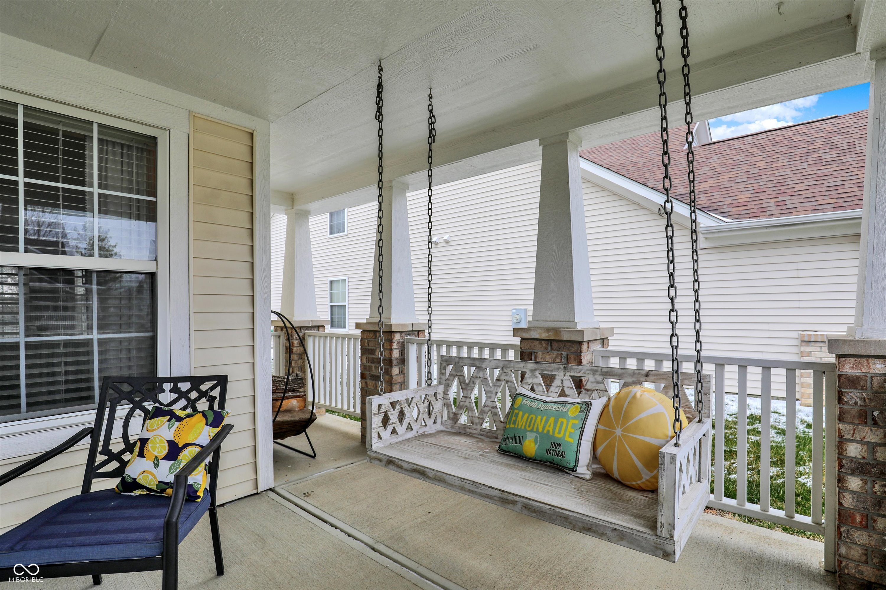 9682 Indigo Lane Fishers, IN 46038 - Photo 3 of 32