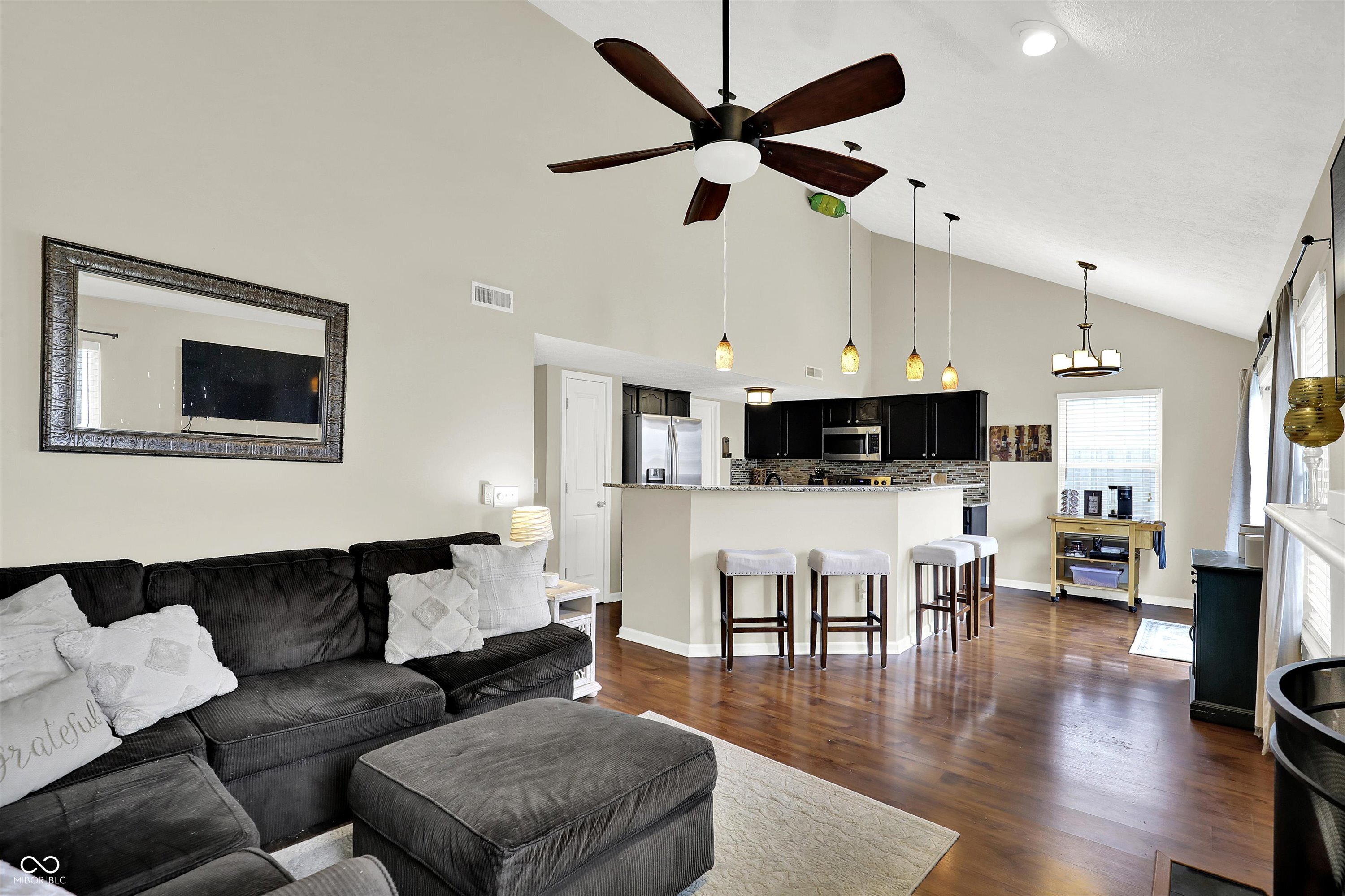 9682 Indigo Lane Fishers, IN 46038 - Photo 8 of 32