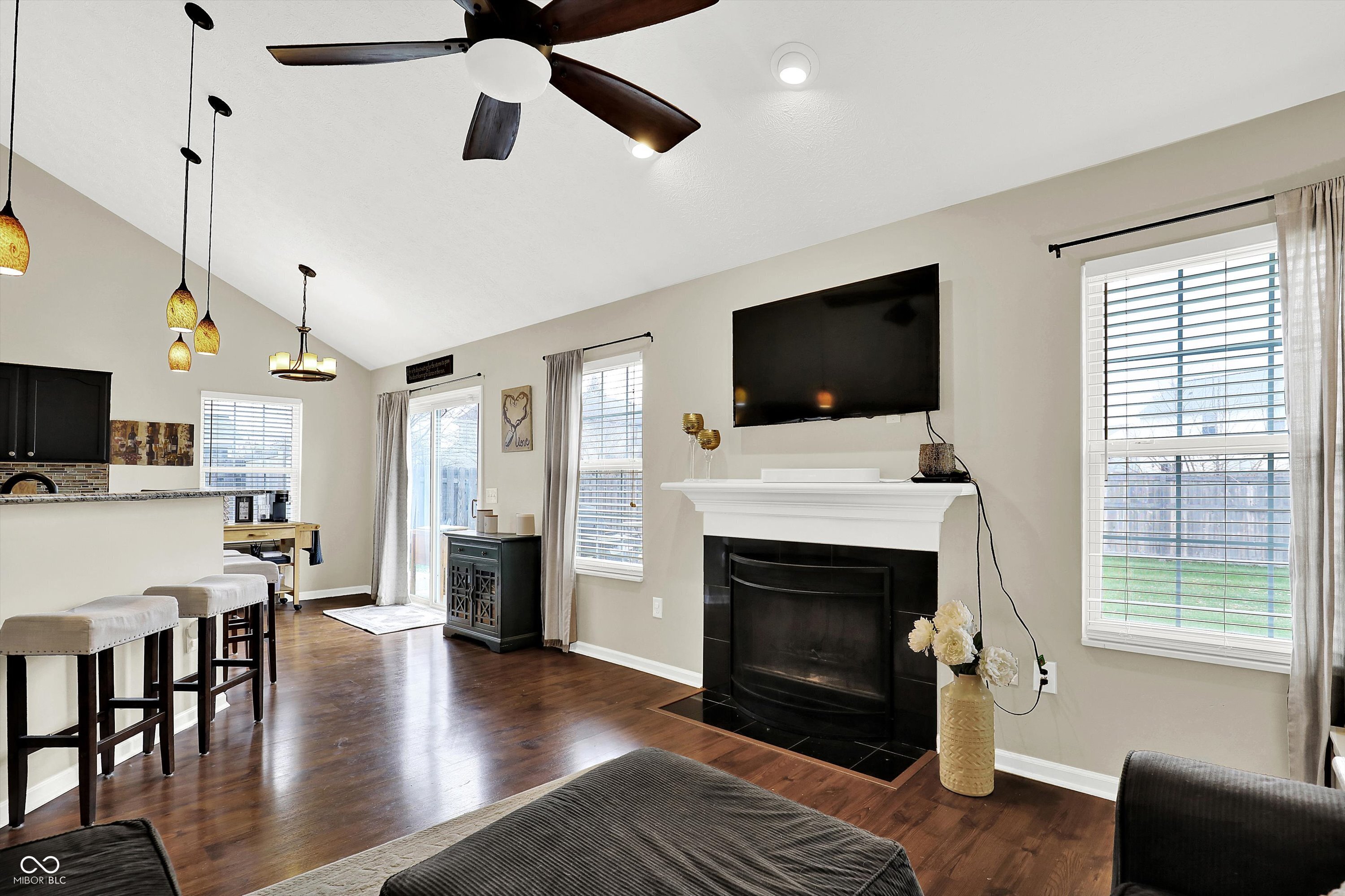 9682 Indigo Lane Fishers, IN 46038 - Photo 10 of 32