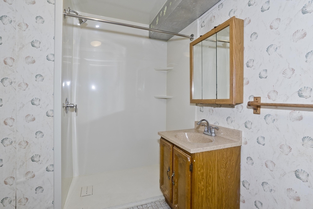 185 East Street Springfield, MA 01104 - Photo 21 of 25