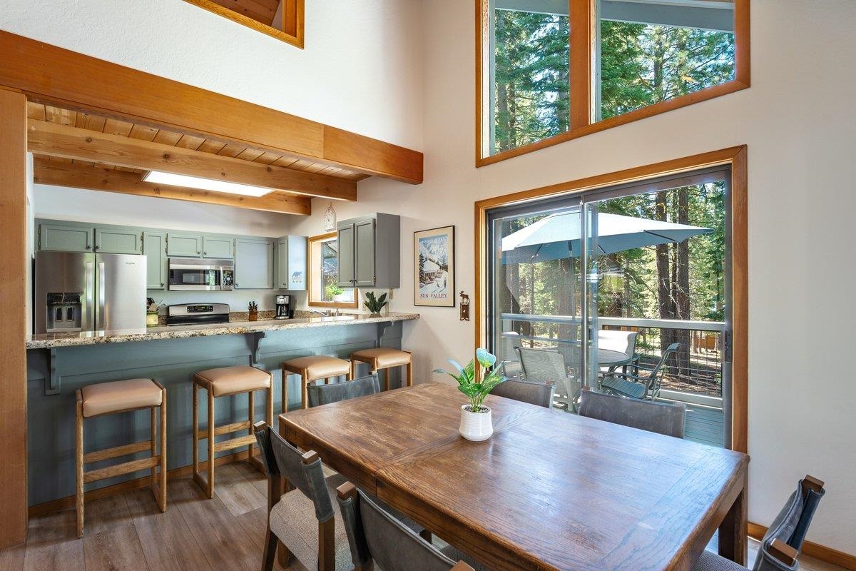 11917 Sitzmark Way Truckee, CA 96161 - Photo 8 of 26