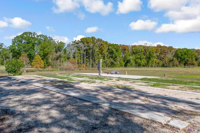 $380,000 | 15254 Penalber Road, Maurepas, LA 70449