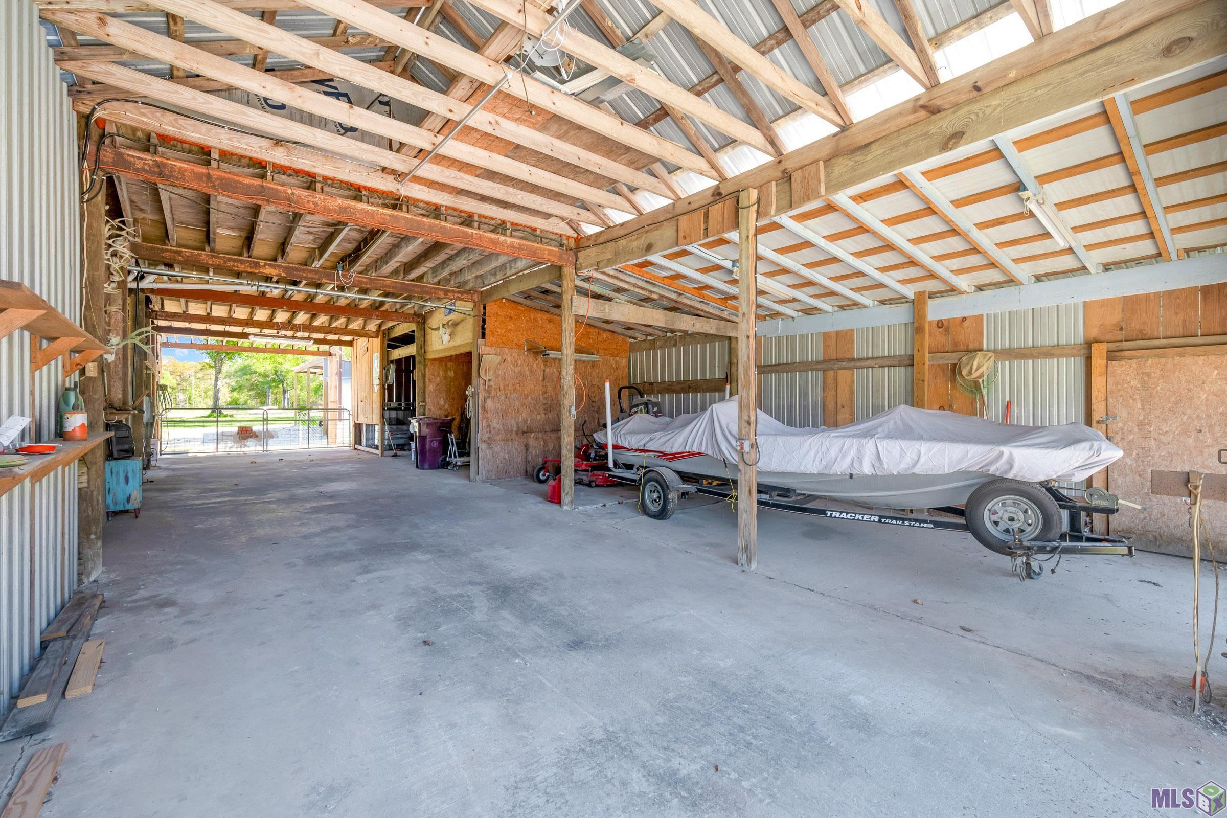 15254 Penalber Road Maurepas, LA 70449 - Photo 3 of 22