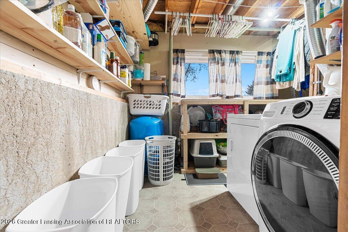 7250 Oneida Road Charlotte, MI 48813 - Photo 18 of 32 40-Media Jett - 38