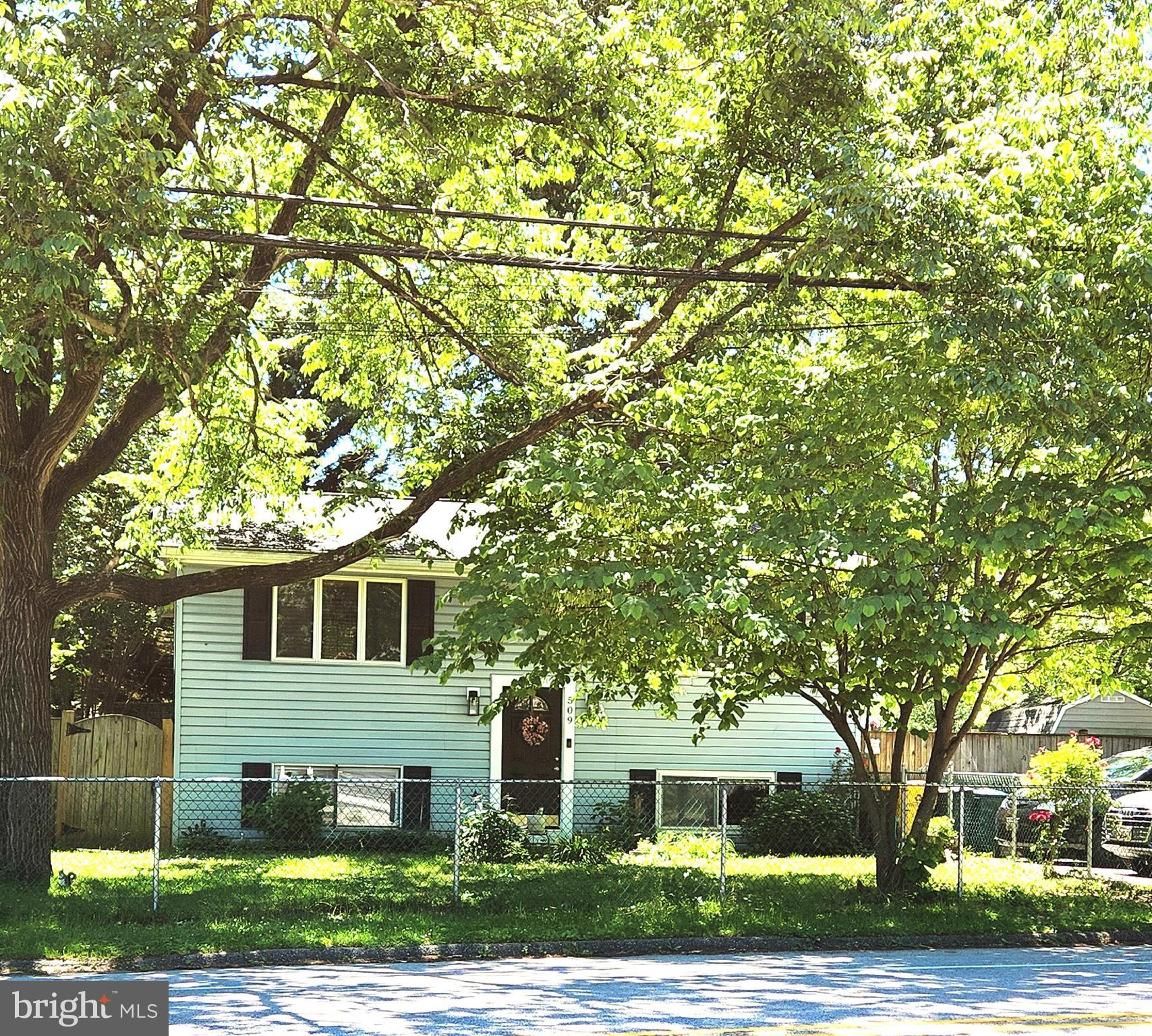 Fully fenced yard and off street parking