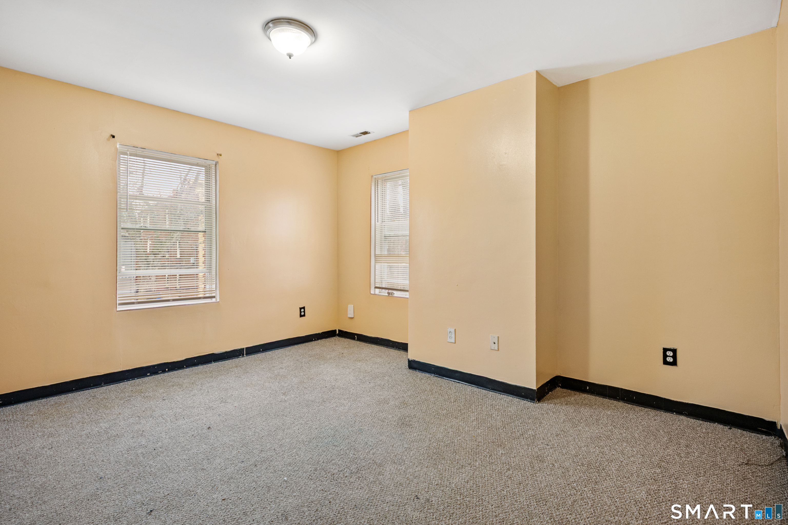 33 Martin Street Hartford, CT 06120 - Photo 19 of 35