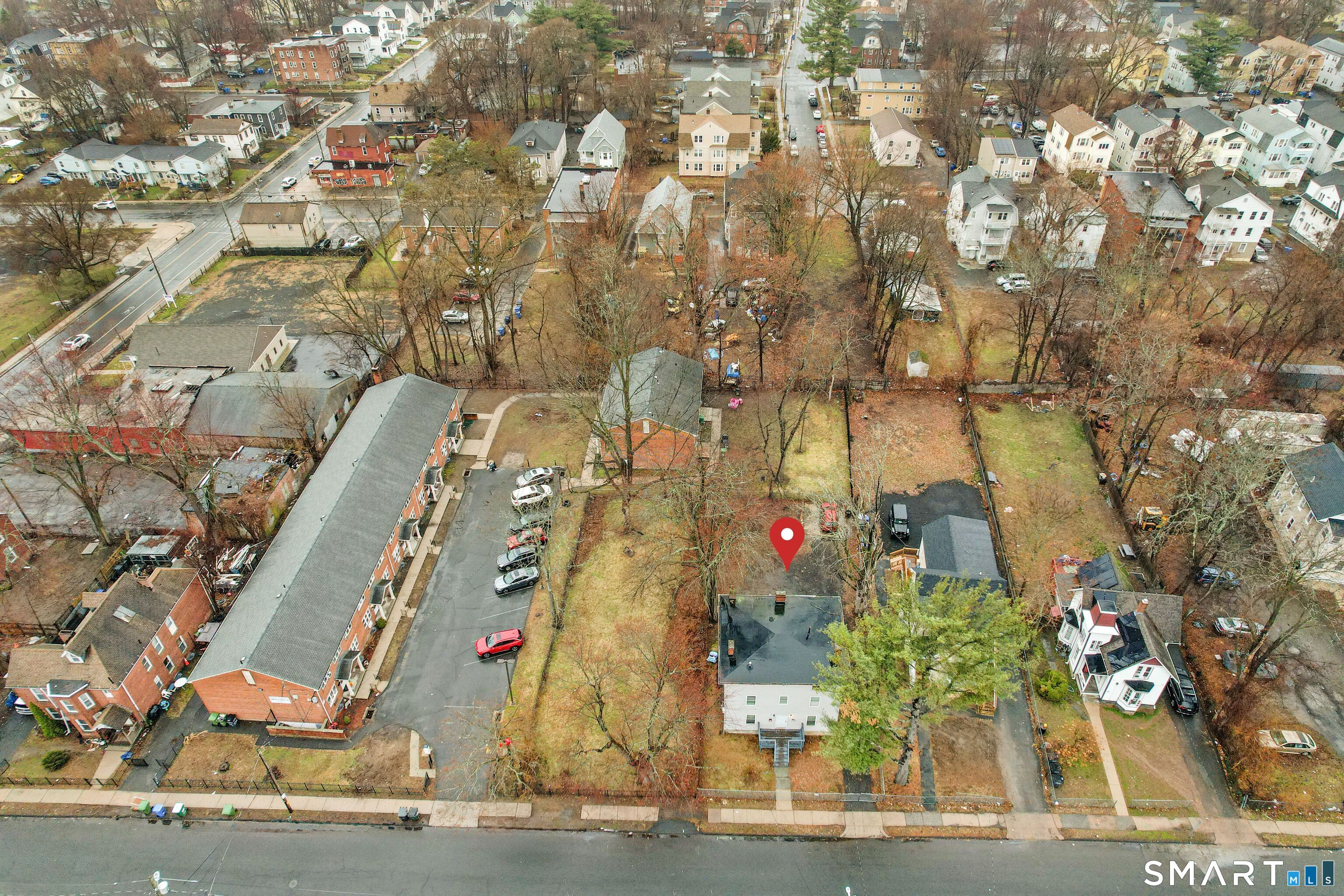 33 Martin Street Hartford, CT 06120 - Photo 2 of 35