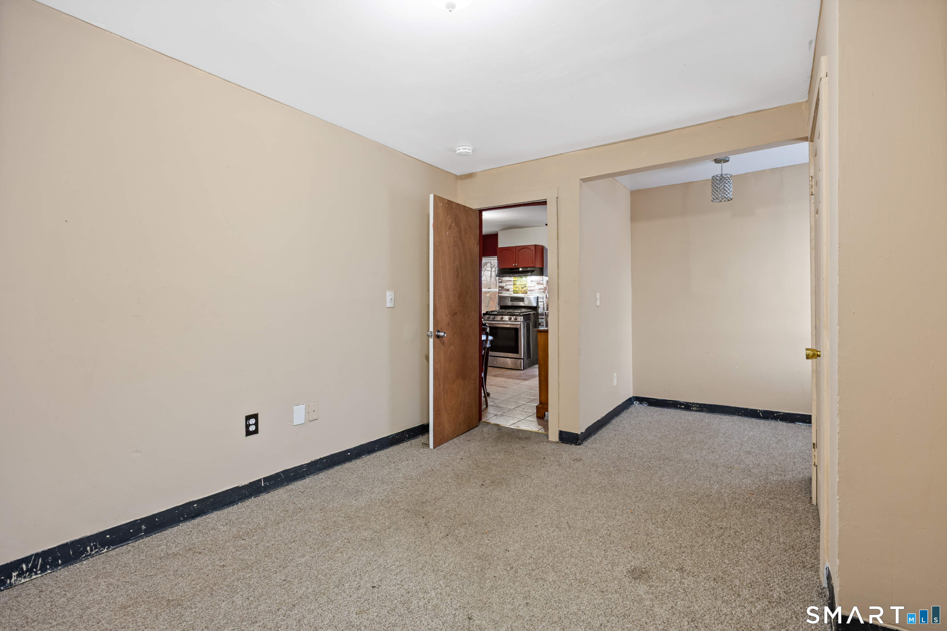 33 Martin Street Hartford, CT 06120 - Photo 22 of 35