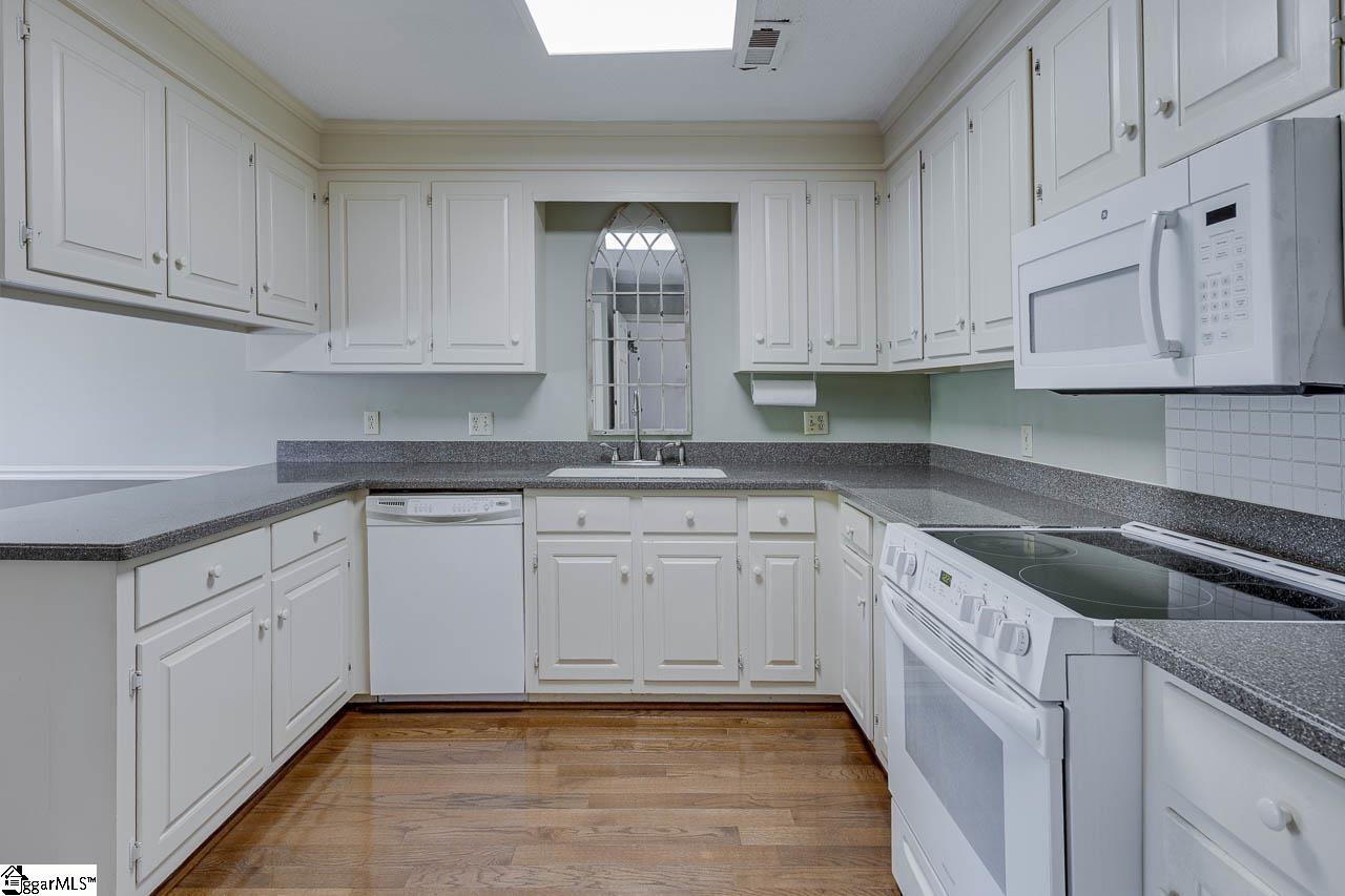 2 Club Pointe Taylors, SC 29687 - Photo 10 of 26 Gallery Image 10