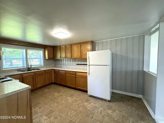 $1,250 | 2274 Dawson Cabin Road, Jacksonville, NC 28540