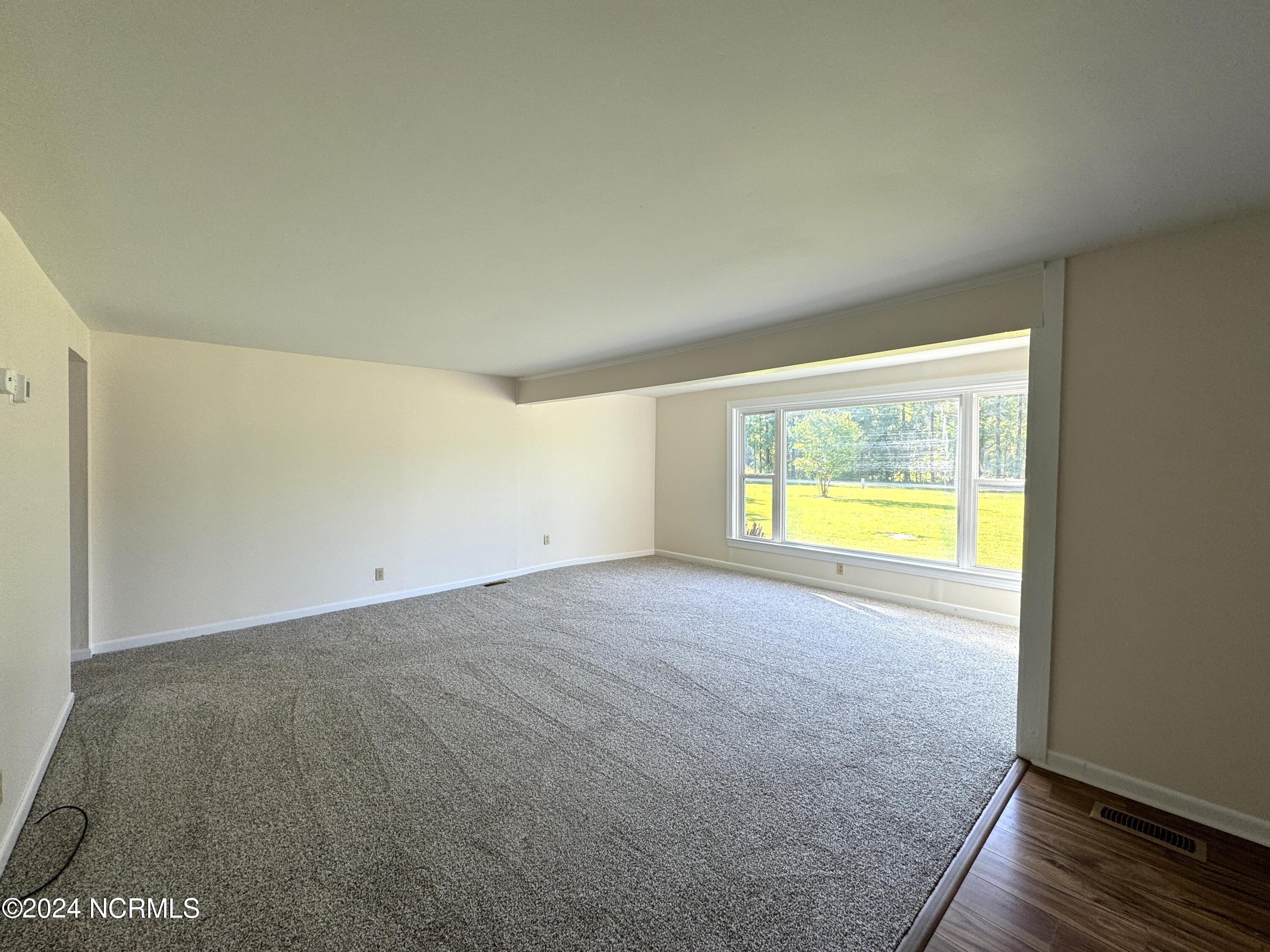 2274 Dawson Cabin Road Jacksonville, NC 28540 - Photo 6 of 29 20240516_123353251_iOS