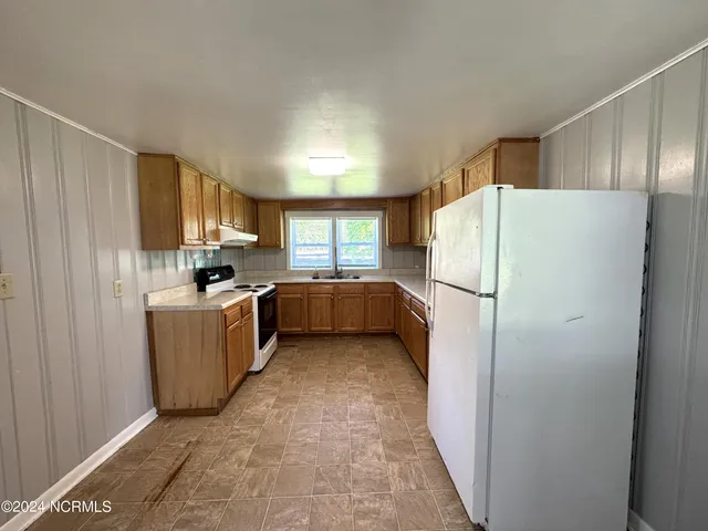 $1,250 | 2274 Dawson Cabin Road, Jacksonville, NC 28540