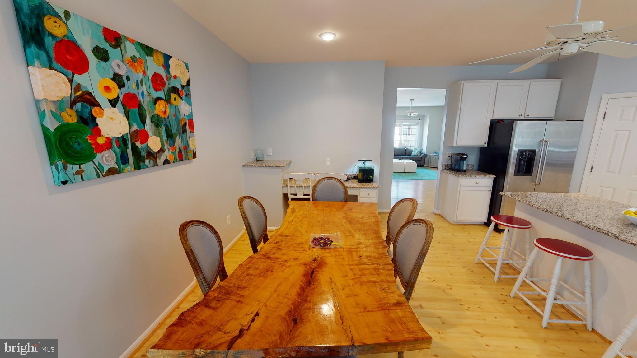 8704 Riverscape Court Odenton, MD 21113 - Photo 15 of 62 Dining area in kitchen with built in desk