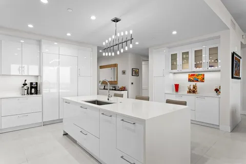 $2,299,900 | 2103 Bayshore Boulevard, Unit 605, Tampa, FL 33606