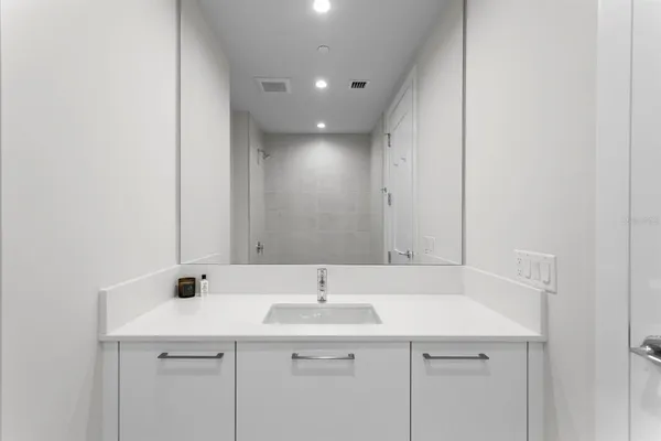 $2,299,900 | 2103 Bayshore Boulevard, Unit 605, Tampa, FL 33606