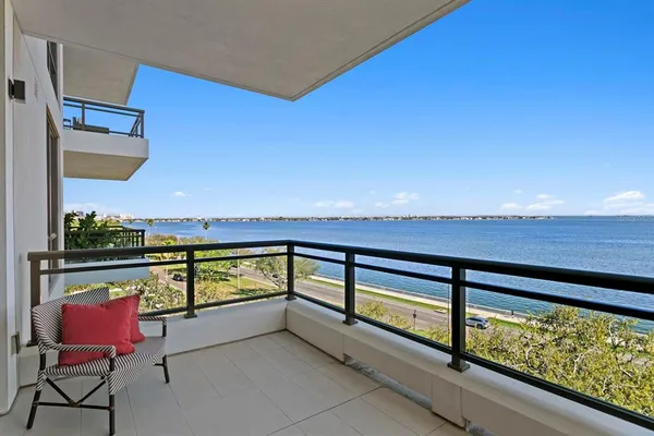 $2,299,900 | 2103 Bayshore Boulevard, Unit 605, Tampa, FL 33606