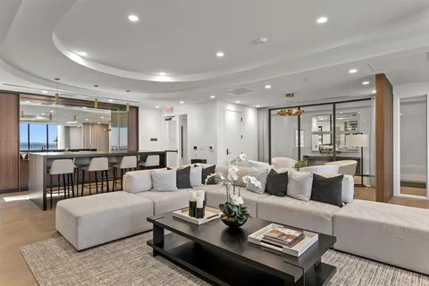 $2,099,000 | 2103 Bayshore Boulevard, Unit 605, Tampa, FL 33606
