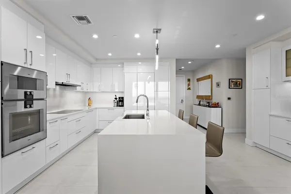 $2,299,900 | 2103 Bayshore Boulevard, Unit 605, Tampa, FL 33606