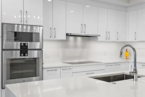 $2,299,900 | 2103 Bayshore Boulevard, Unit 605, Tampa, FL 33606